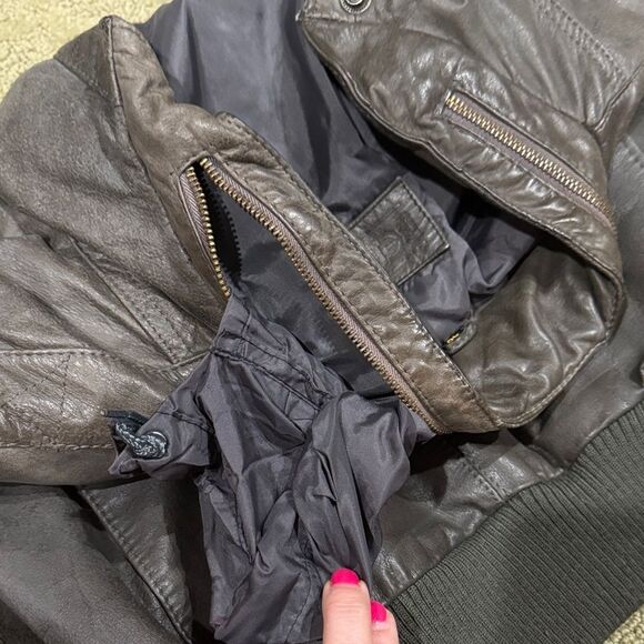 Bertini Men's 40 Dark Brown Leather Classic Bomber Jacket - Picture 9 of 10